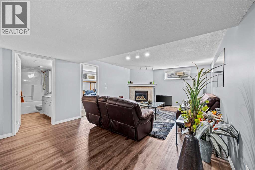 187 West Lakeview Circle, Chestermere, Alberta  T1X 1H7 - Photo 29 - A2308914