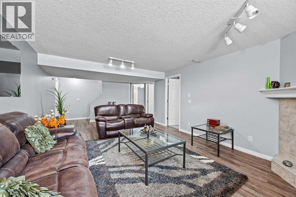 187 West Lakeview Circle, Chestermere, Alberta  T1X 1H7 - Photo 31 - A2308914