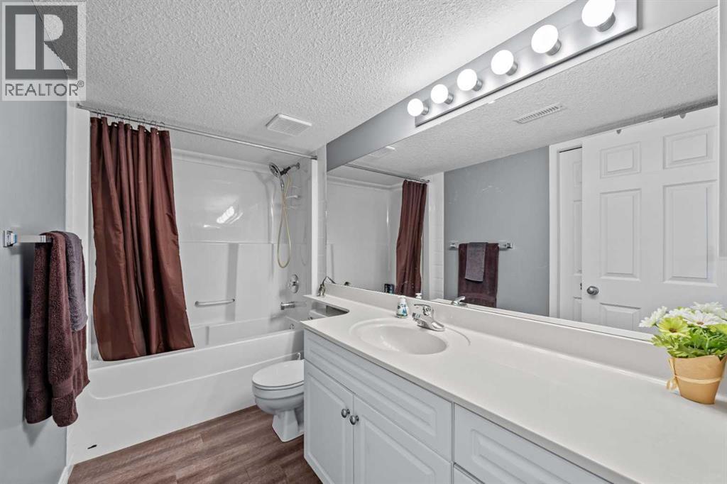 187 West Lakeview Circle, Chestermere, Alberta  T1X 1H7 - Photo 34 - A2308914