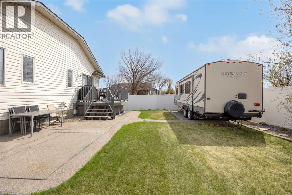 187 West Lakeview Circle, Chestermere, Alberta  T1X 1H7 - Photo 37 - A2308914