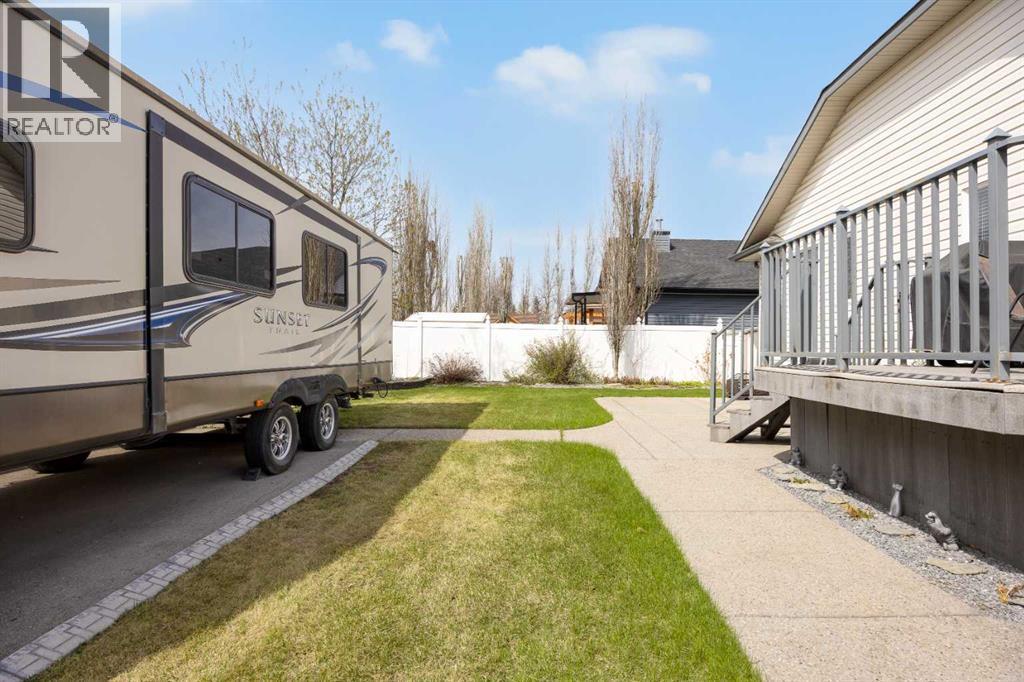 187 West Lakeview Circle, Chestermere, Alberta  T1X 1H7 - Photo 38 - A2308914