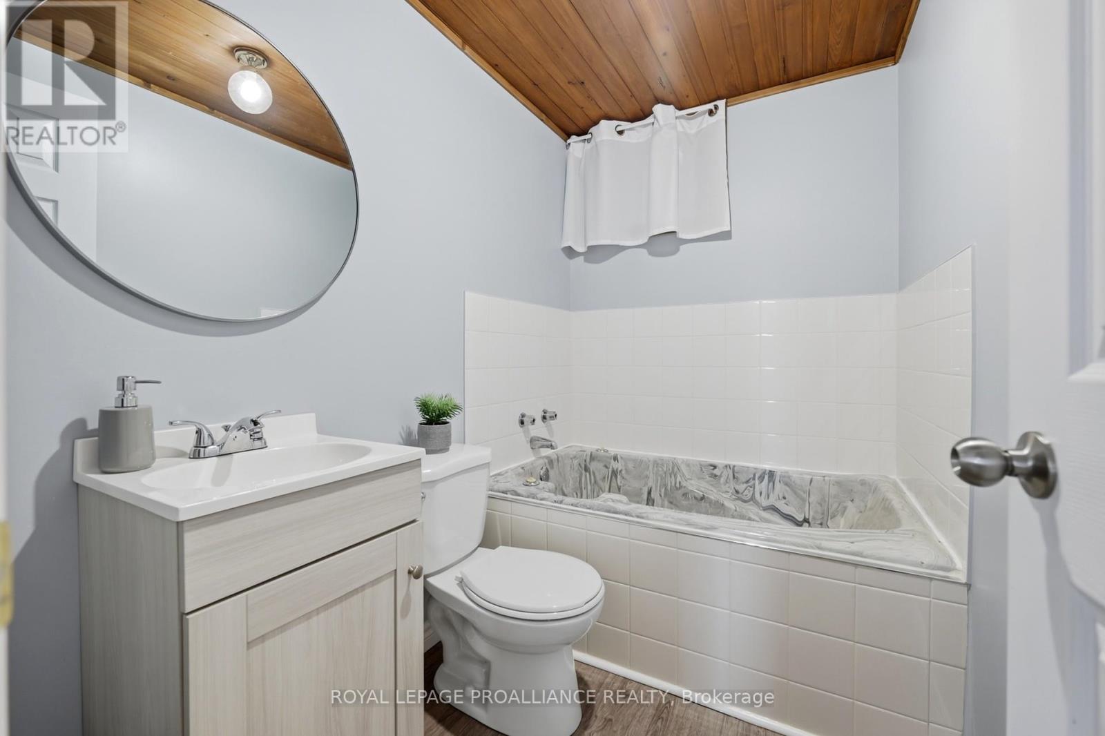 95 Centre Street, Quinte West, Ontario  K0K 2C0 - Photo 23 - X13096228