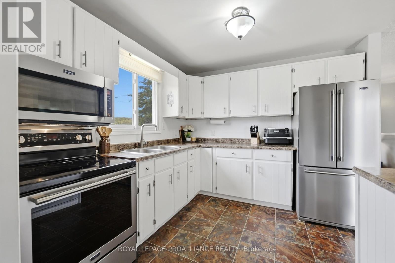 95 Centre Street, Quinte West, Ontario  K0K 2C0 - Photo 7 - X13096228