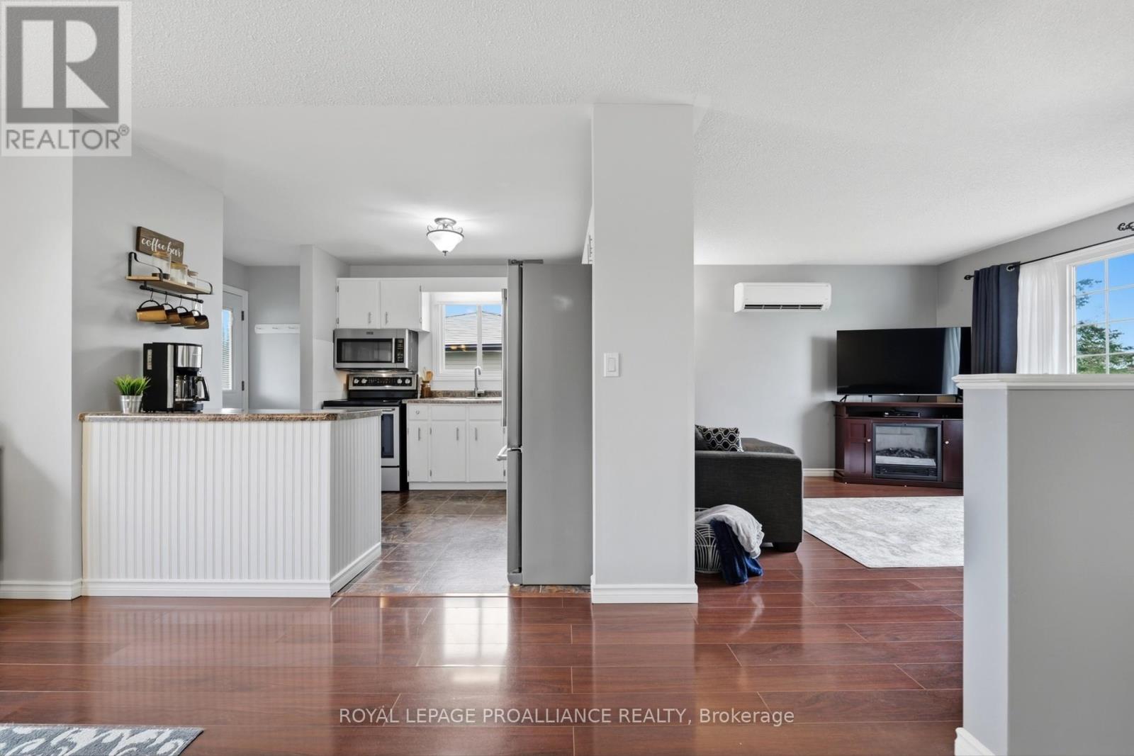 95 Centre Street, Quinte West, Ontario  K0K 2C0 - Photo 9 - X13096228