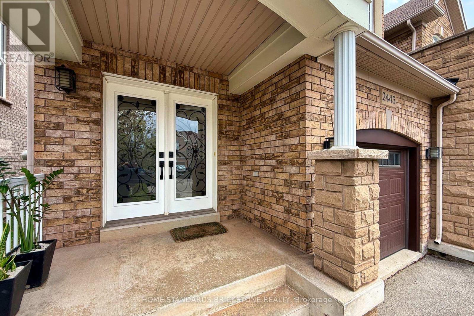 2445 Felhaber Crescent, Oakville, Ontario  L6H 7N8 - Photo 3 - W13106570