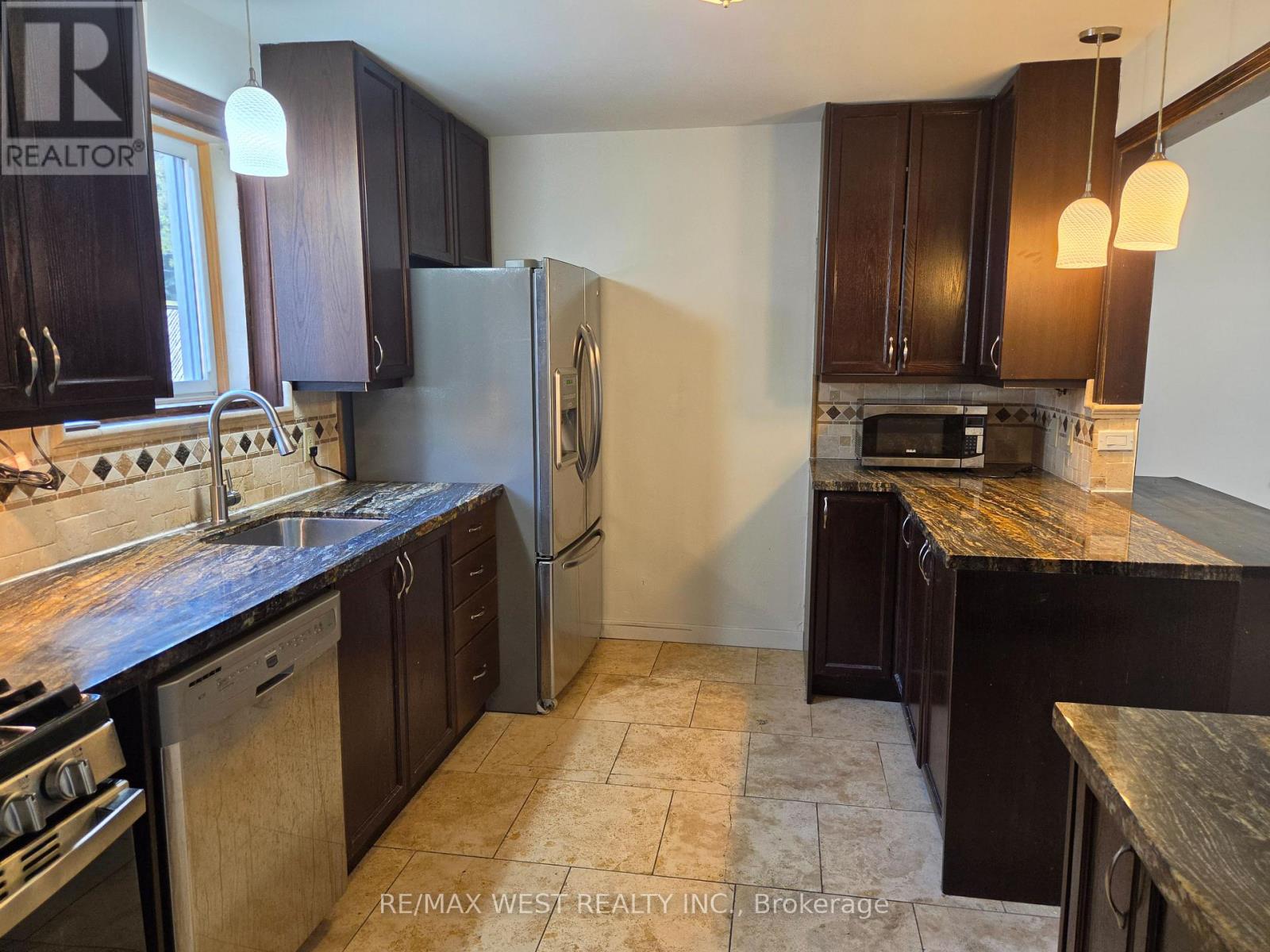 Main - 135 Ellins Avenue, Toronto, Ontario  M6N 2B2 - Photo 3 - W12815376