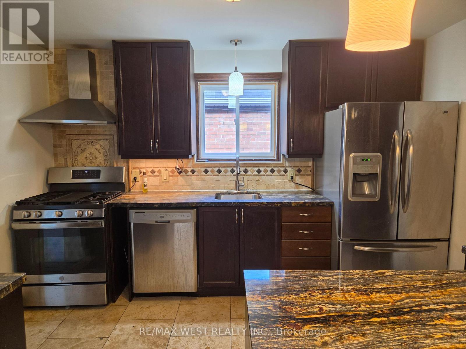 MAIN - 135 ELLINS AVENUE, Toronto, Ontario