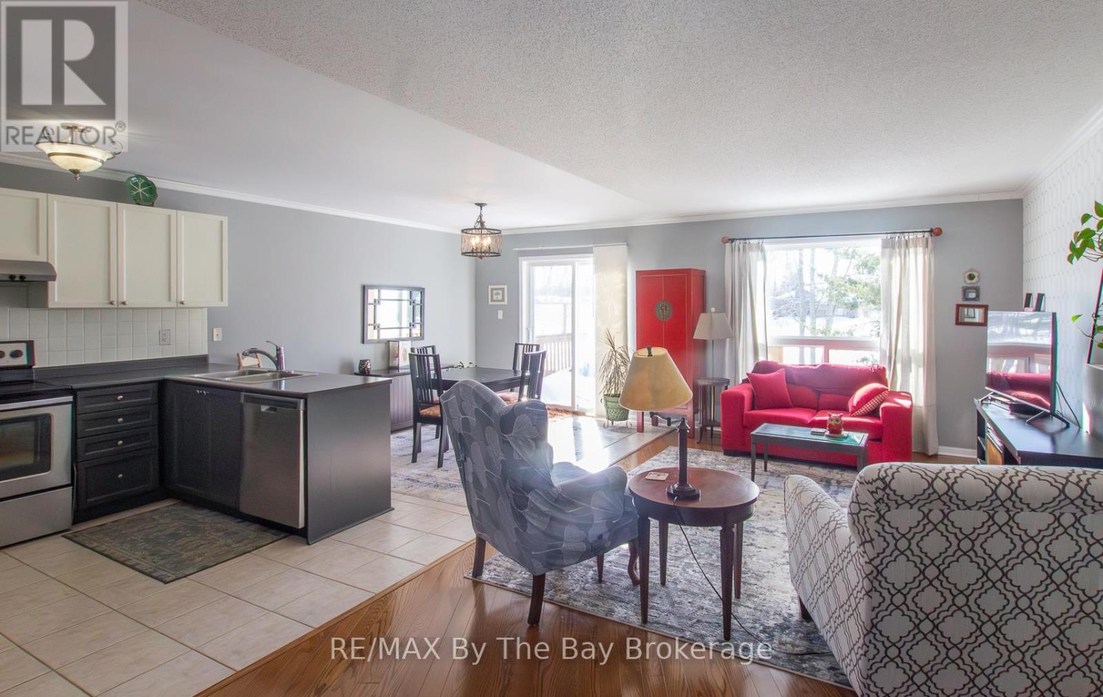 70 Rose Valley Way, Wasaga Beach, Ontario  L9Z 3C4 - Photo 3 - S12842954