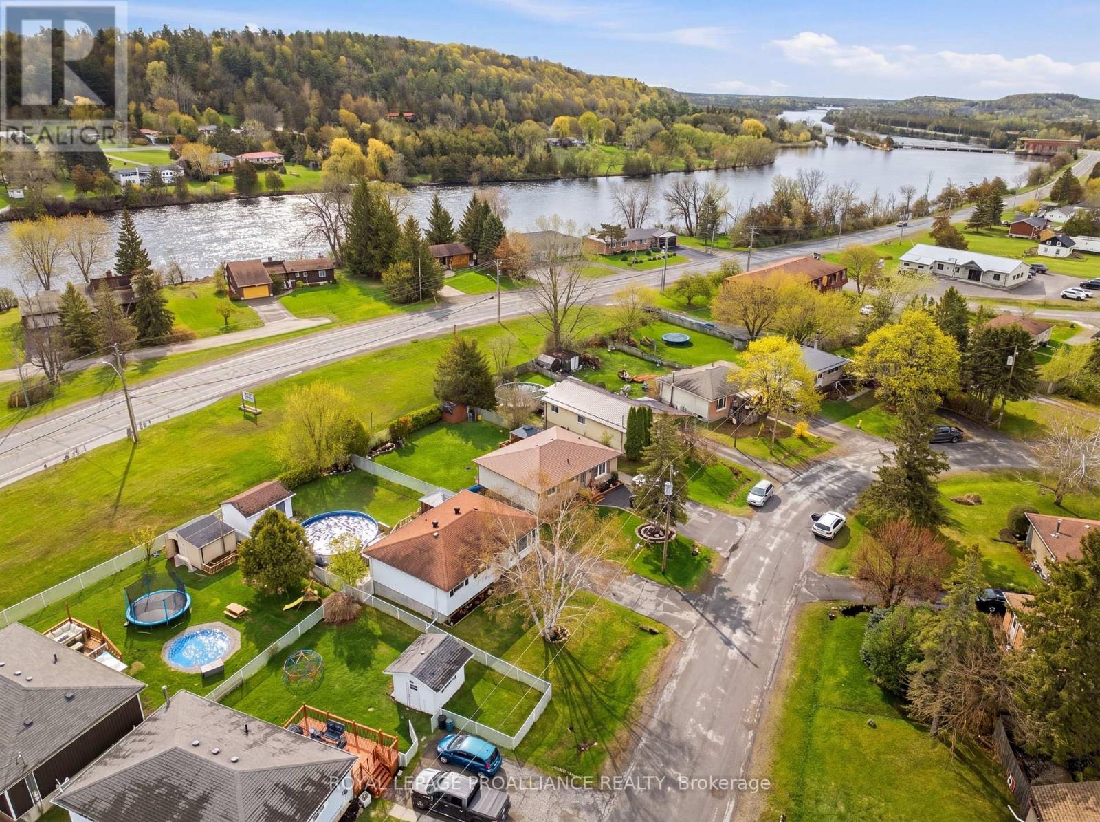 95 Centre Street, Quinte West, Ontario  K0K 2C0 - Photo 36 - X13096228