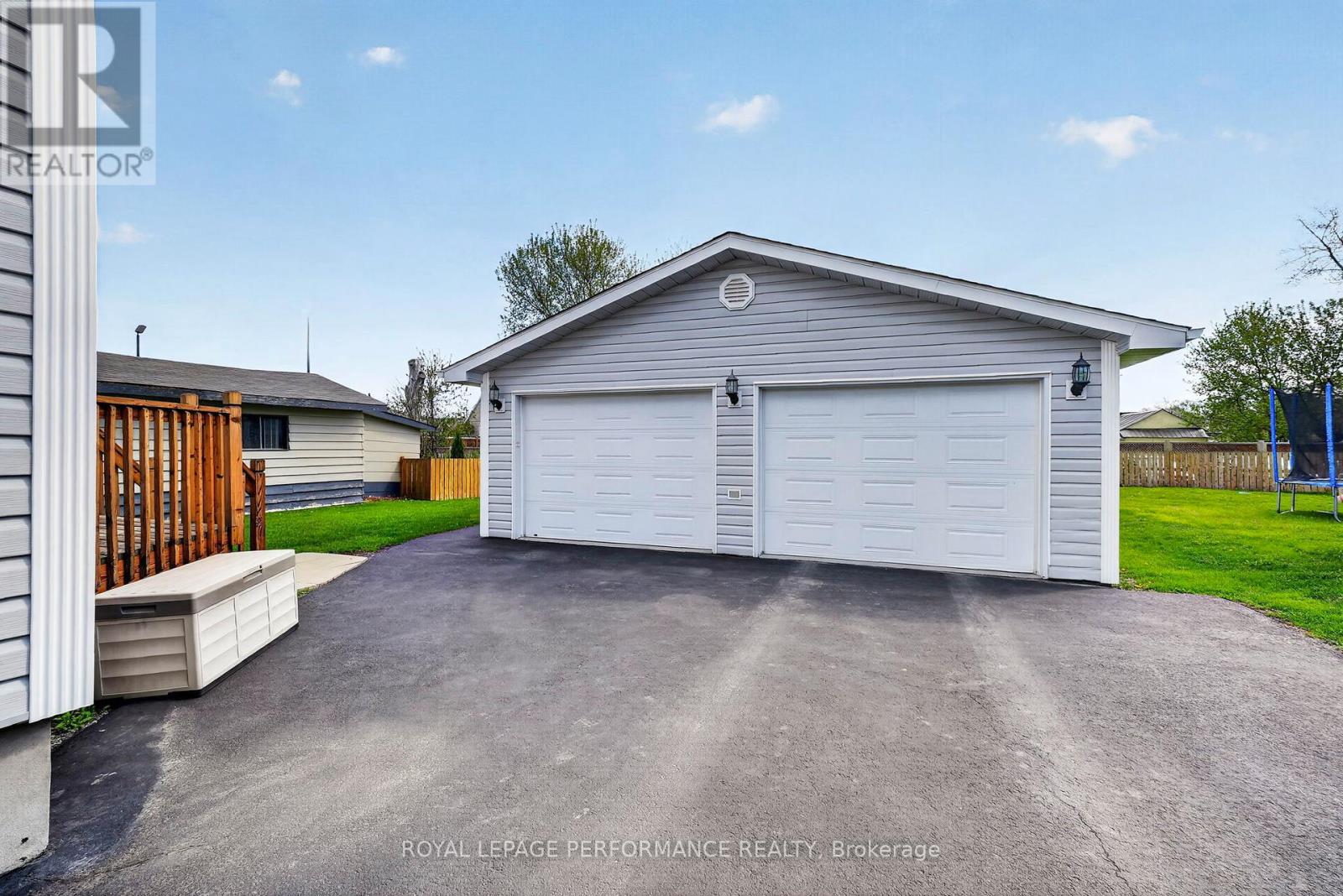 617 Augustus Street, Cornwall, Ontario  K6J 3X2 - Photo 2 - X13106622