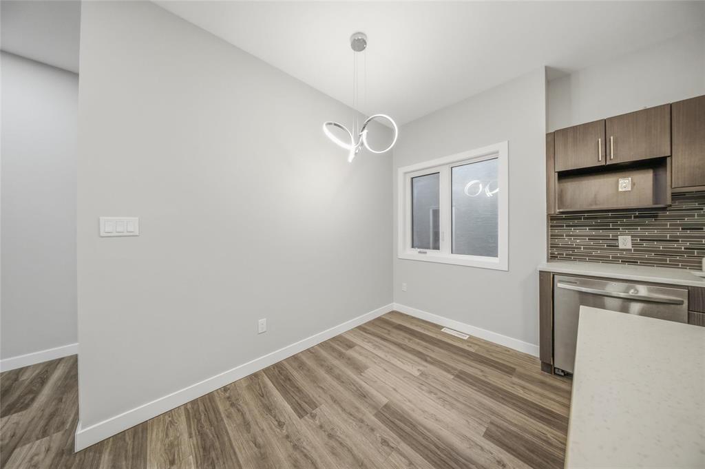 70 Sawka Bay, Winnipeg, Manitoba  R2R 3A6 - Photo 10 - 202609947