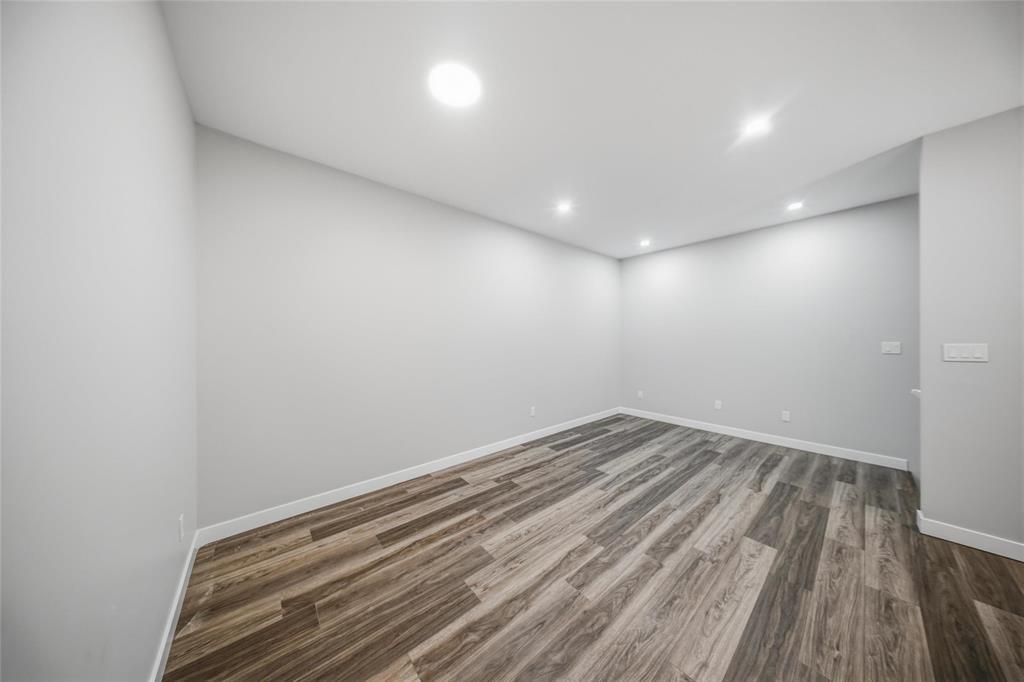 70 Sawka Bay, Winnipeg, Manitoba  R2R 3A6 - Photo 4 - 202609947
