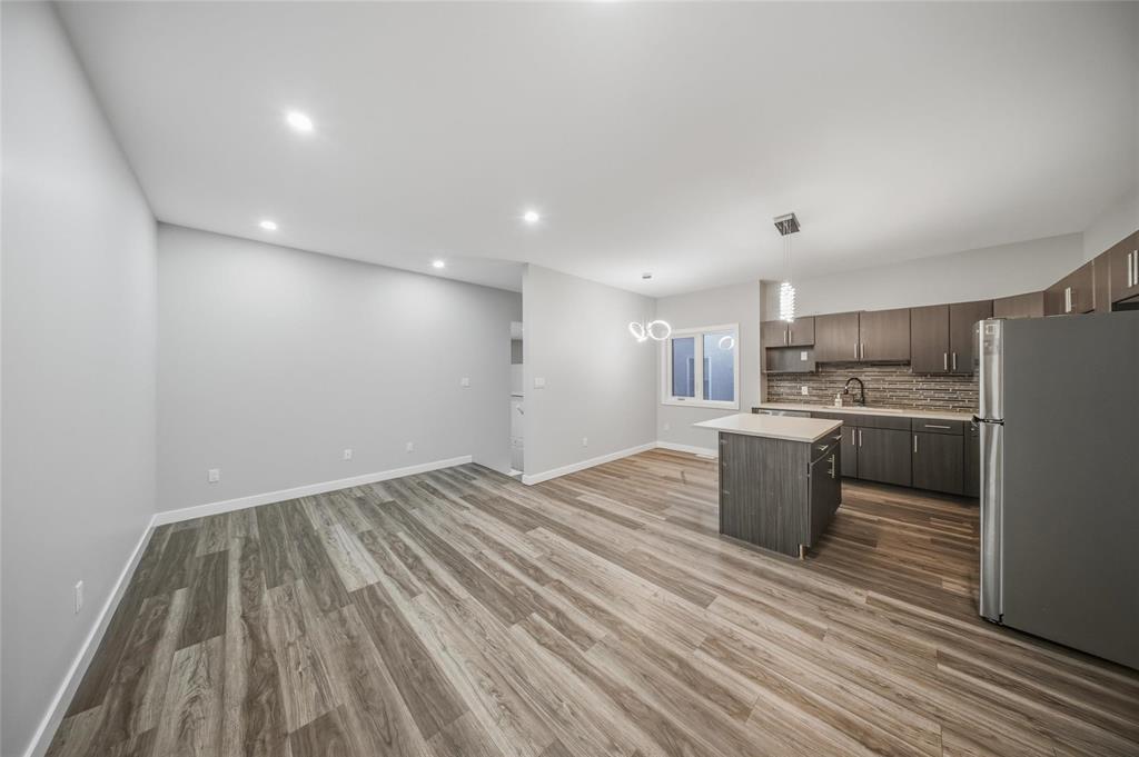 70 Sawka Bay, Winnipeg, Manitoba  R2R 3A6 - Photo 6 - 202609947