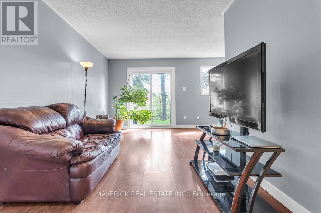 F - 308 Bluevale Street N, Waterloo, Ontario  N2J 4G3 - Photo 4 - X13106644