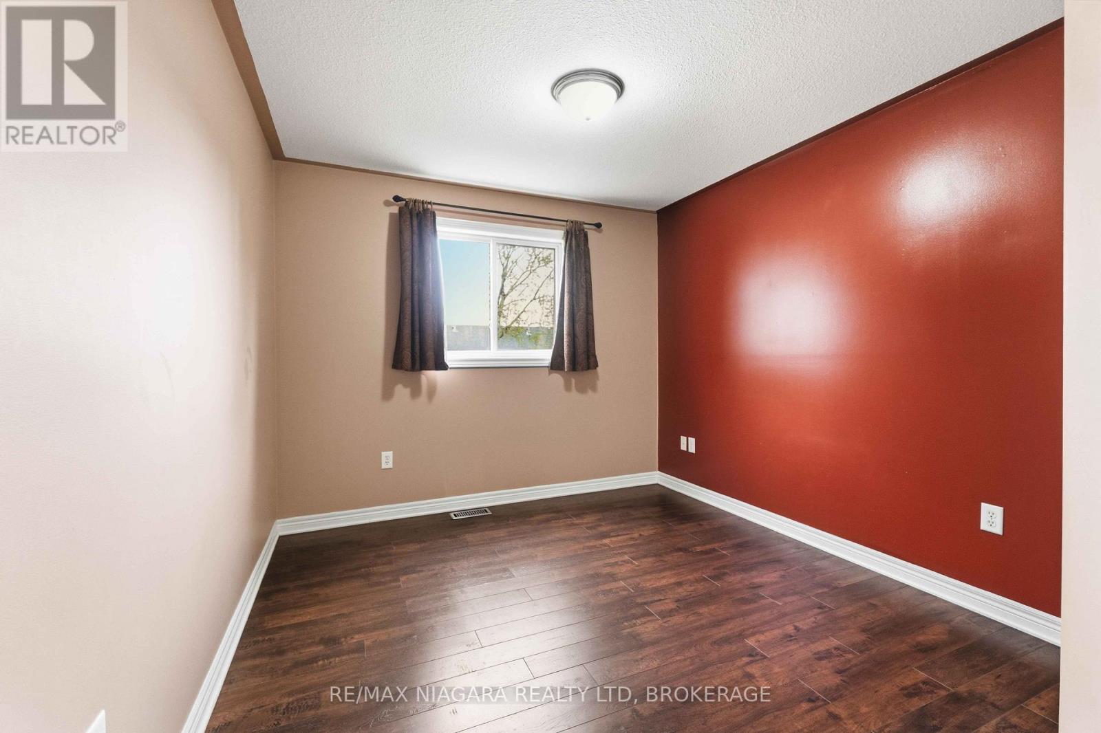 8253 Costabile Drive, Niagara Falls, Ontario  L2H 3L2 - Photo 12 - X13106652