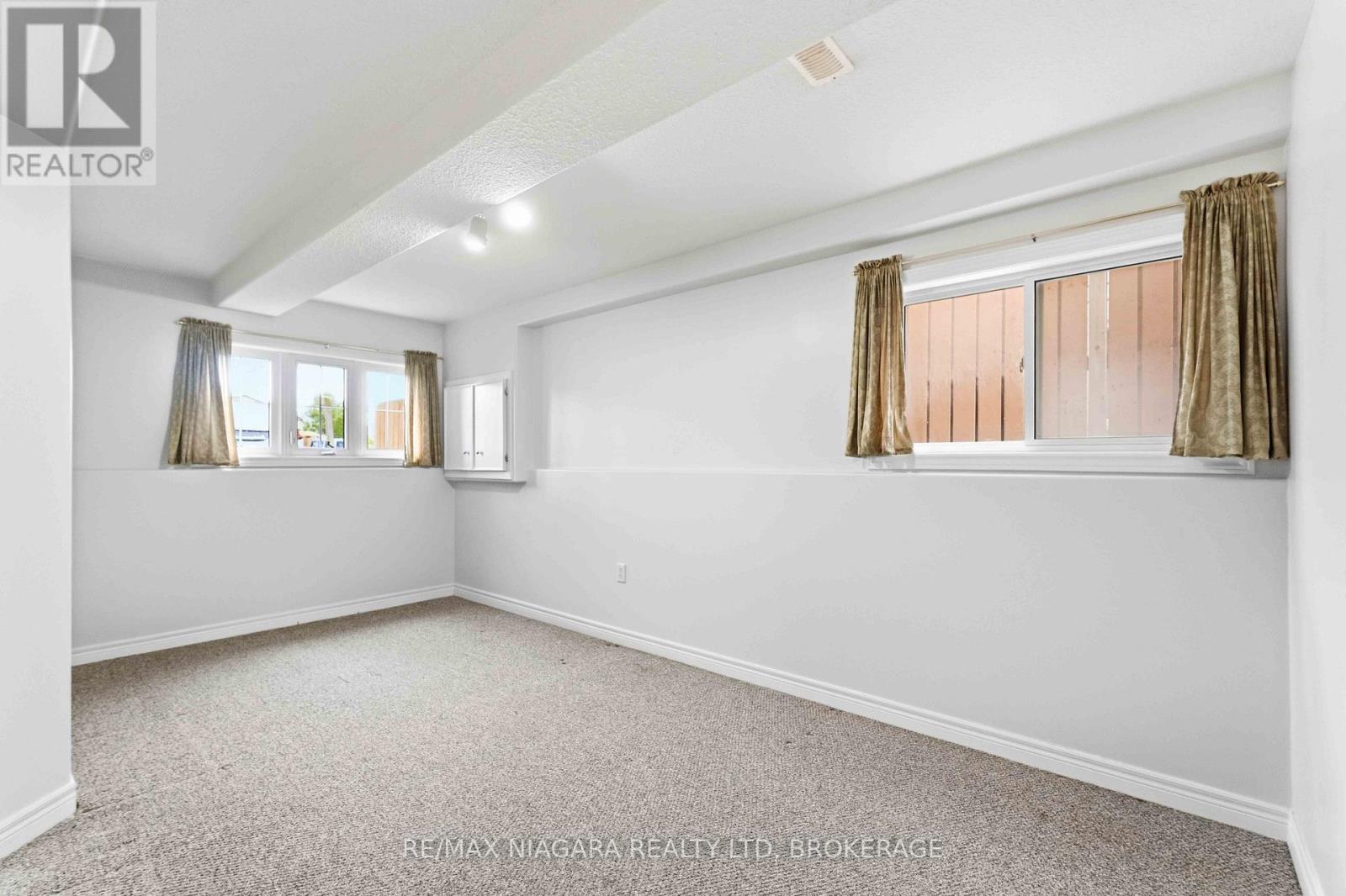 8253 Costabile Drive, Niagara Falls, Ontario  L2H 3L2 - Photo 15 - X13106652