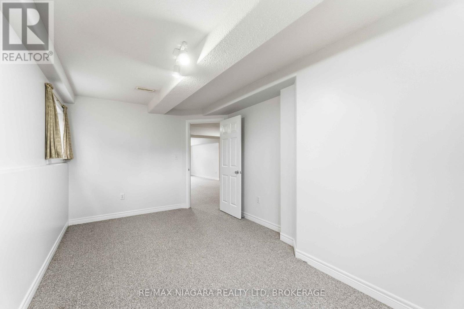 8253 Costabile Drive, Niagara Falls, Ontario  L2H 3L2 - Photo 17 - X13106652