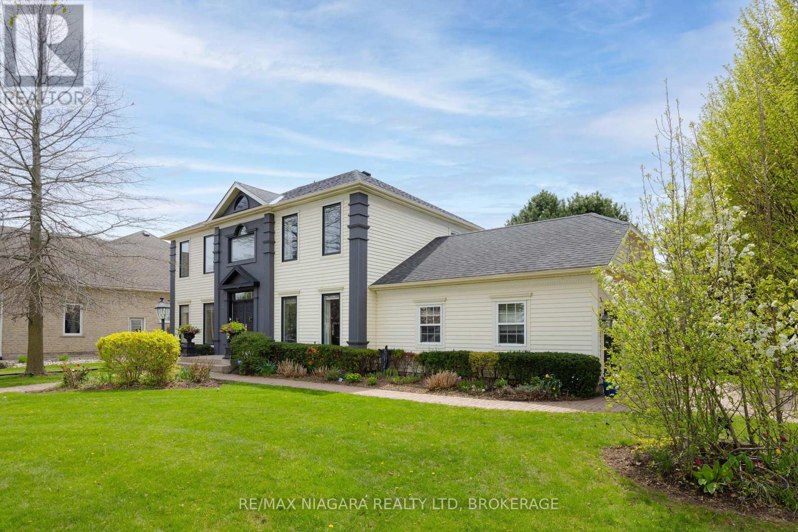 8056 Cathedral Drive, Niagara Falls, Ontario  L2H 2Z2 - Photo 3 - X13106656