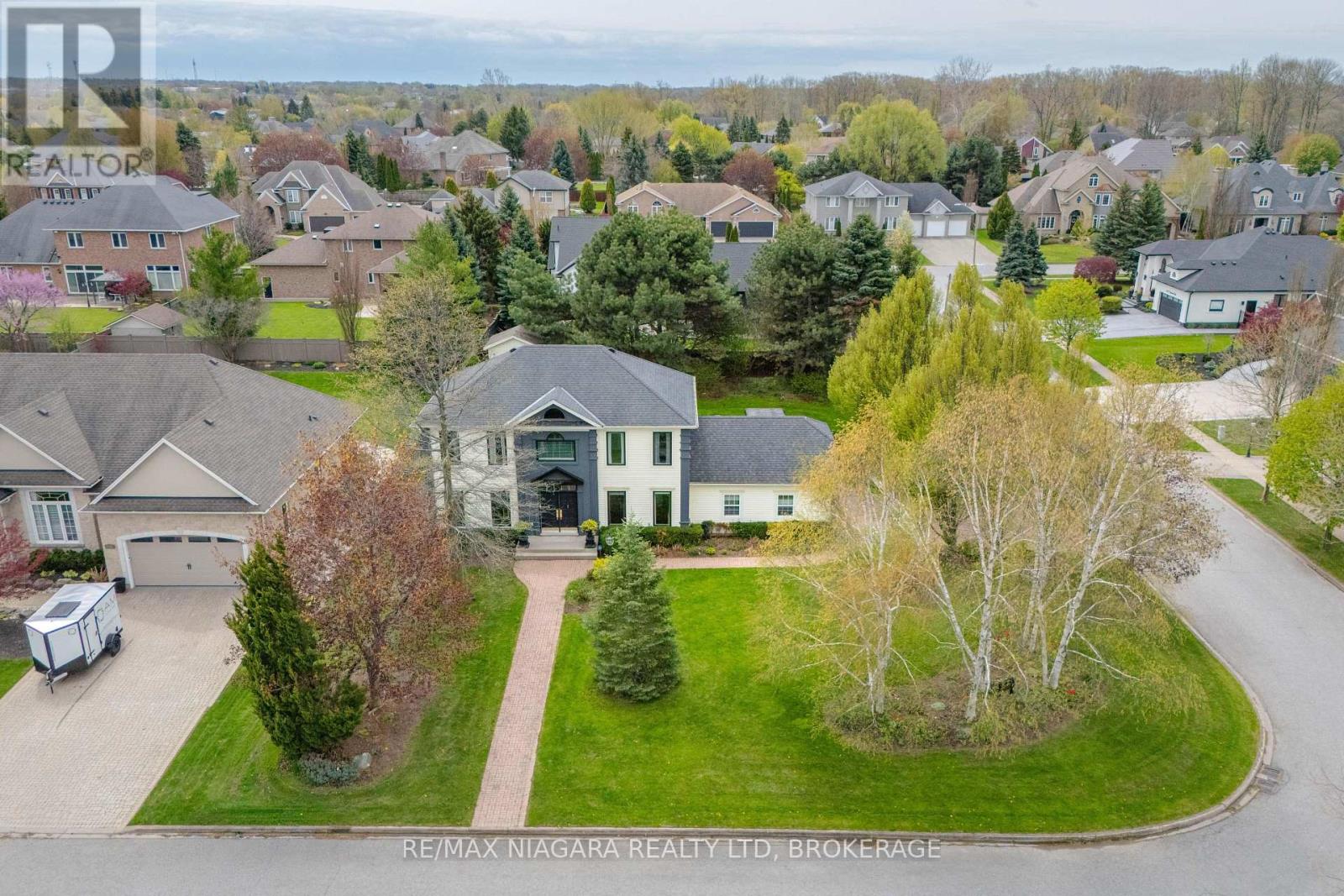 8056 Cathedral Drive, Niagara Falls, Ontario  L2H 2Z2 - Photo 6 - X13106656