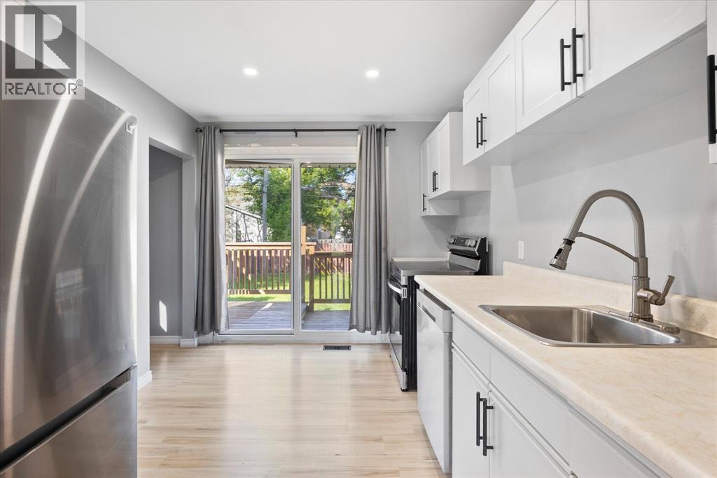 1515 Tourangeau ROAD Windsor Ontario Canada N8Y4J5 4