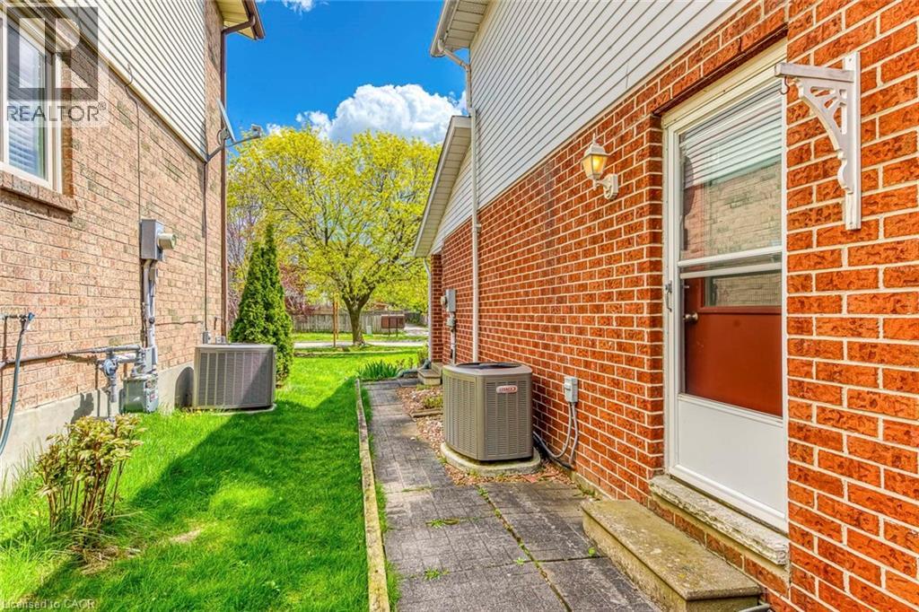 43 Niska Drive, Waterdown, Ontario  L0R 2H3 - Photo 44 - 40828184