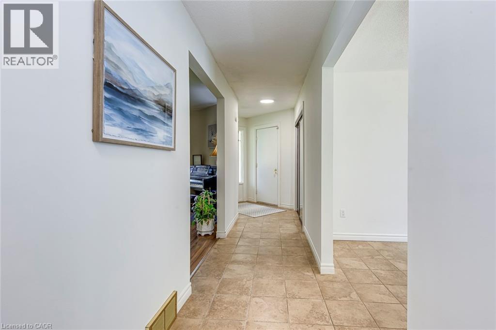 43 Niska Drive, Waterdown, Ontario  L0R 2H3 - Photo 6 - 40828184