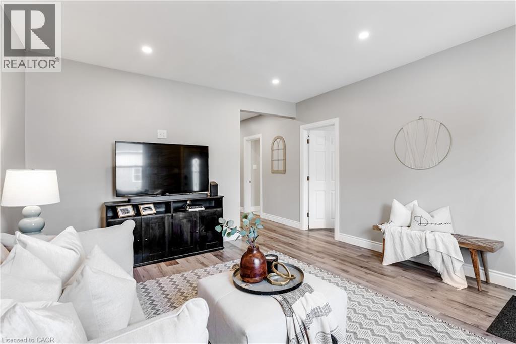 211 William Street, Brantford, Ontario  N3T 3L6 - Photo 7 - 40825058