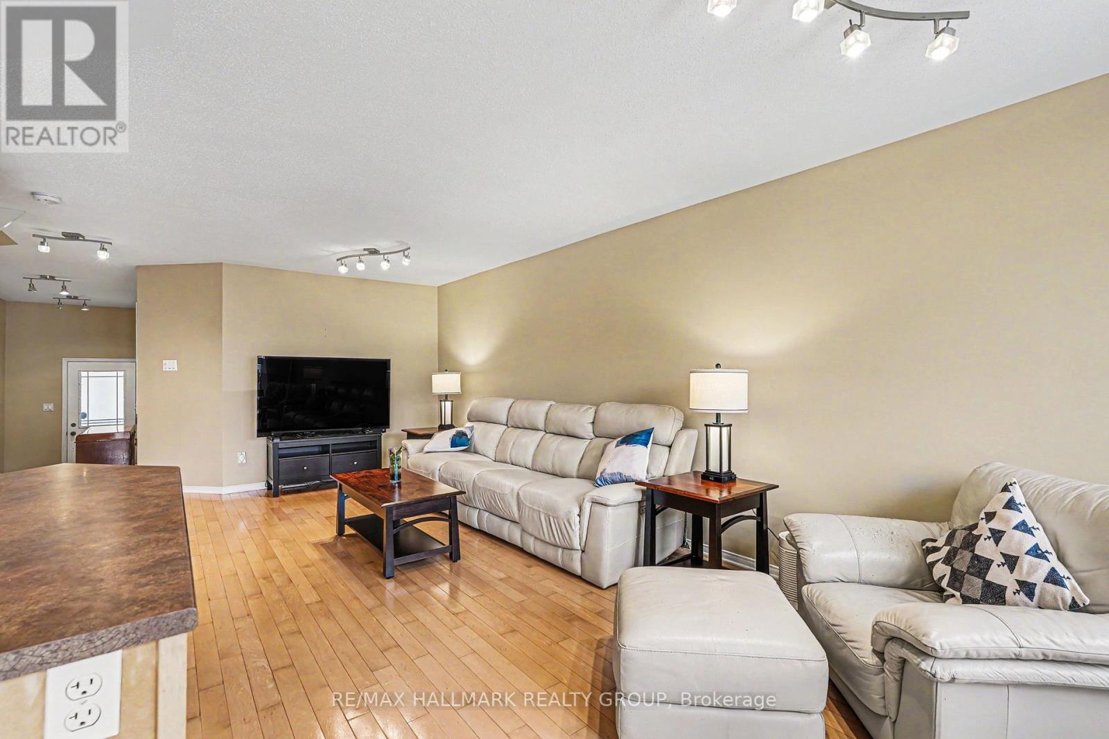 1055 Candlewood Street, Ottawa, Ontario  K4A 5E9 - Photo 8 - X13106650