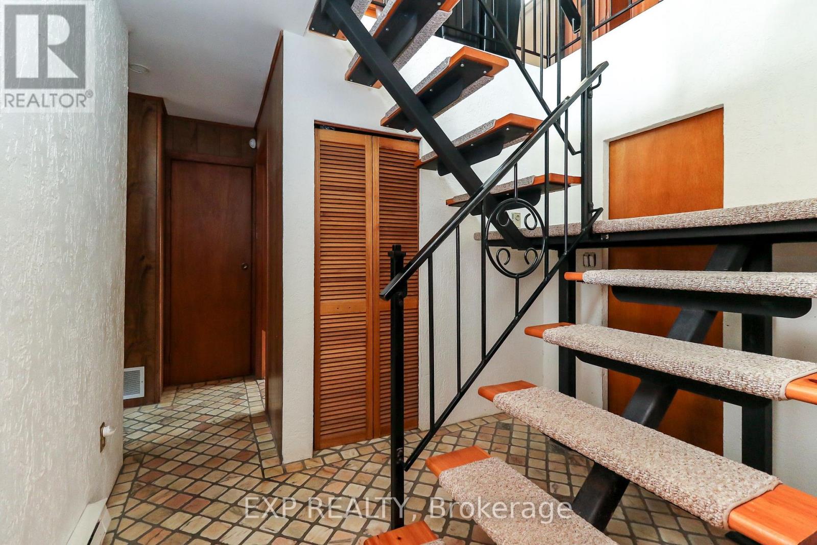 104 Kinsey Place, Blue Mountains, Ontario  L9Y 0R4 - Photo 22 - X13106648