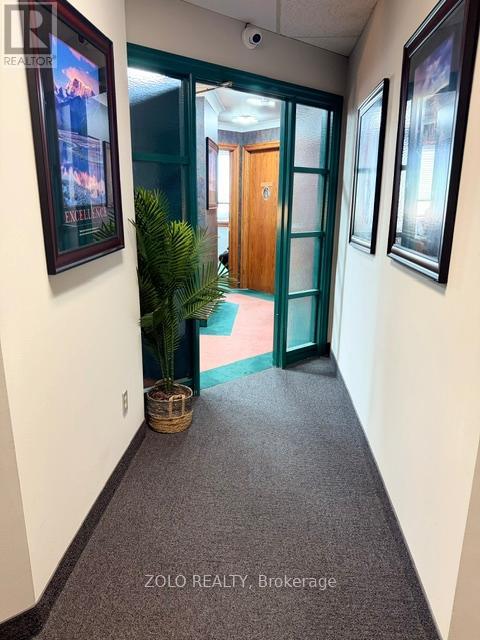 202 - 4786 Queen Street, Niagara Falls, Ontario  L2E 2M3 - Photo 2 - X13106670