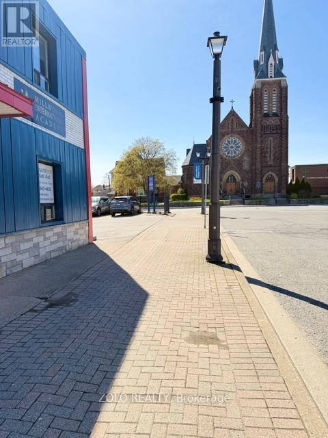 202 - 4786 Queen Street, Niagara Falls, Ontario  L2E 2M3 - Photo 3 - X13106670