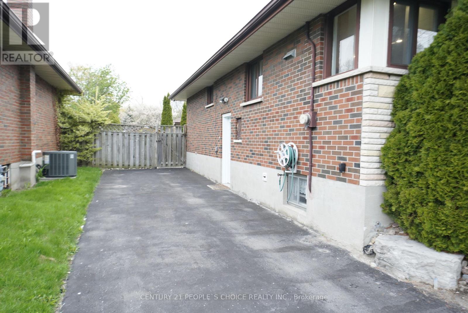 586 Central Pk Boulevard N, Oshawa, Ontario  L1G 6A4 - Photo 27 - E13092738