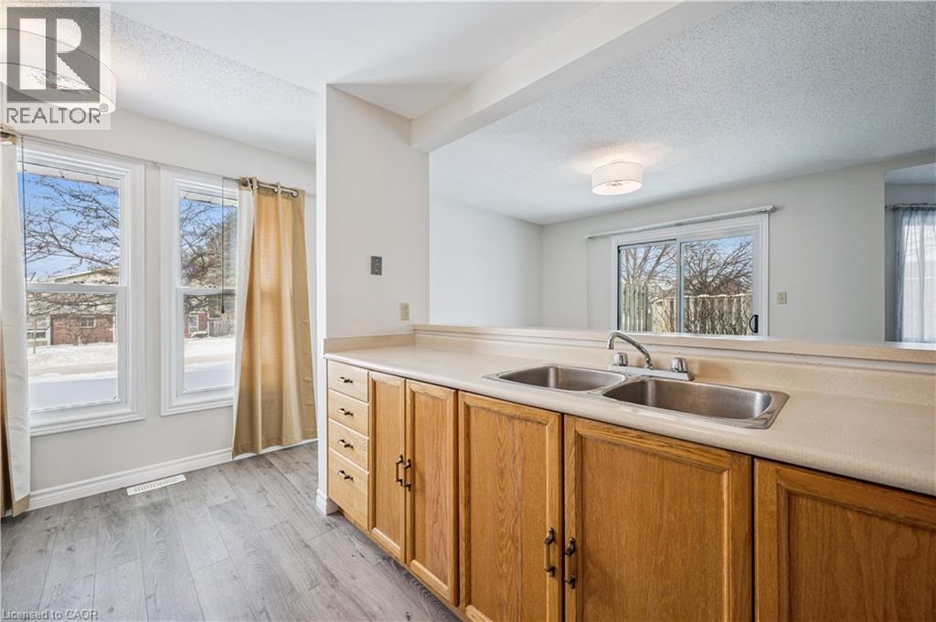 205 Highland Crescent Unit# 35, Kitchener, Ontario  N2M 5L7 - Photo 5 - 40828772
