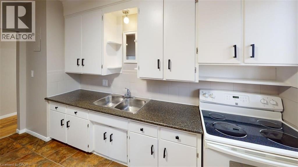 24 Burn Place, Kitchener, Ontario  N2M 1Y9 - Photo 4 - 40828780