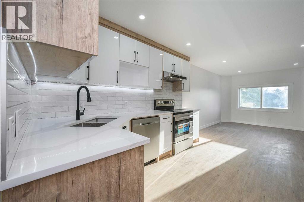 4249 Catalina Boulevard Ne, Calgary, Alberta  T1Y 6Y5 - Photo 3 - A2307028