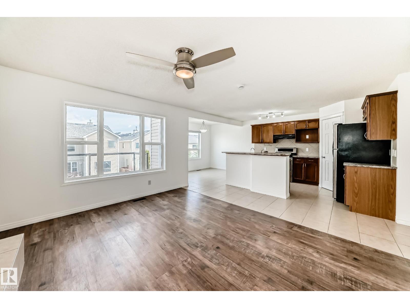 54 Royal Elm Rd, Calgary, Alberta  T3G 5V7 - Photo 2 - E4486754