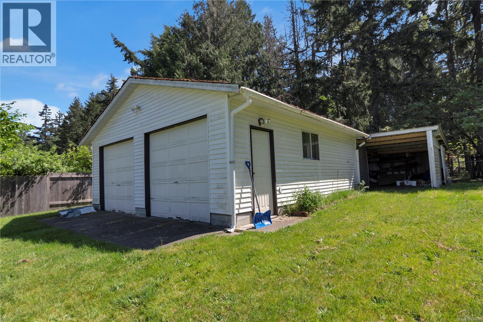 7937 Southwind Dr, Lantzville, British Columbia  V0R 2H0 - Photo 2 - 1033688