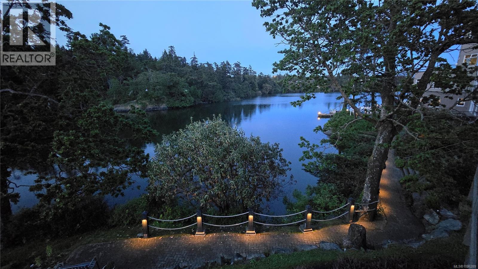 104 1085 Tillicum Rd, Esquimalt, British Columbia  V9A 7M3 - Photo 1 - 1036289
