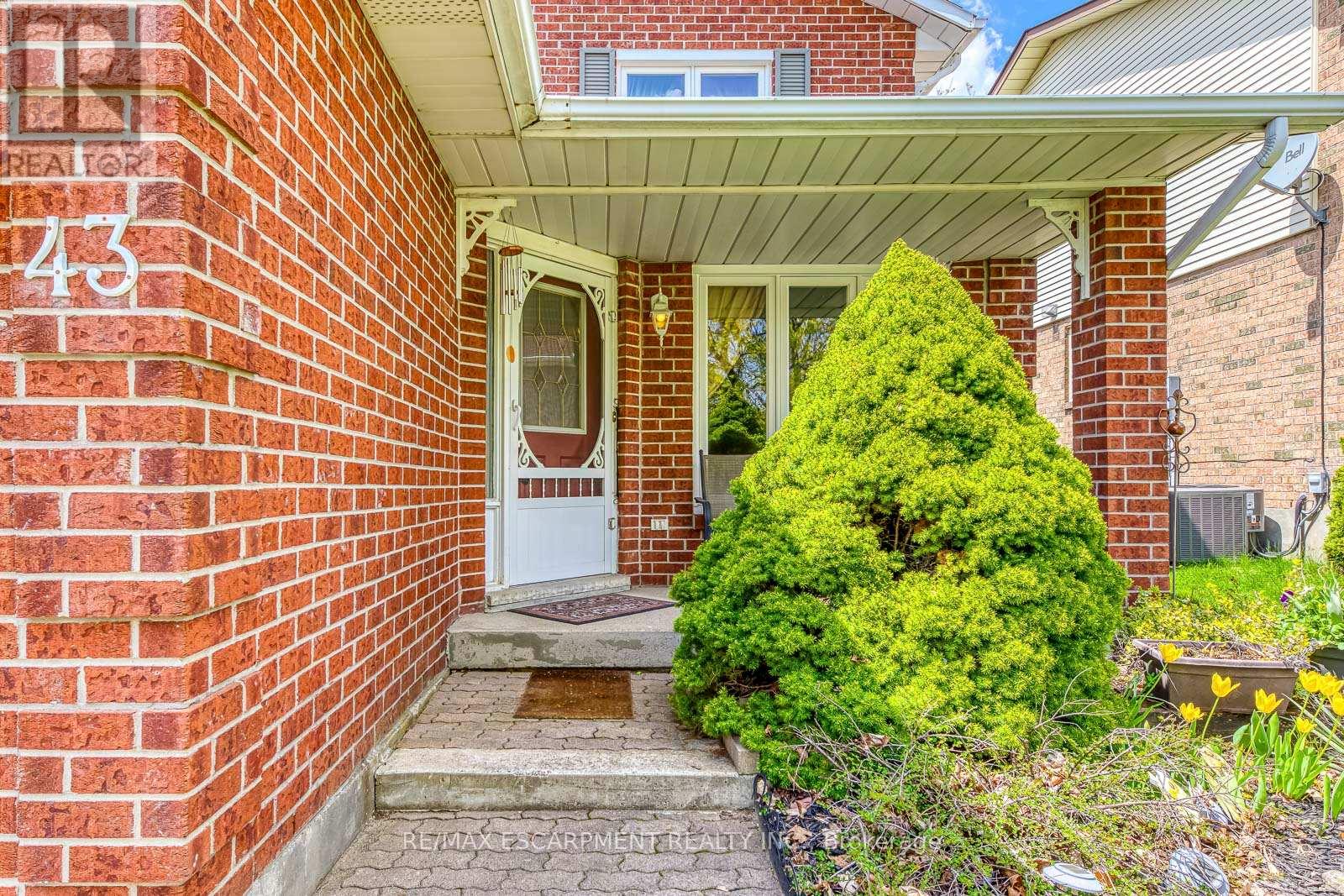 43 Niska Drive, Hamilton, Ontario  L0R 2H3 - Photo 4 - X13106738