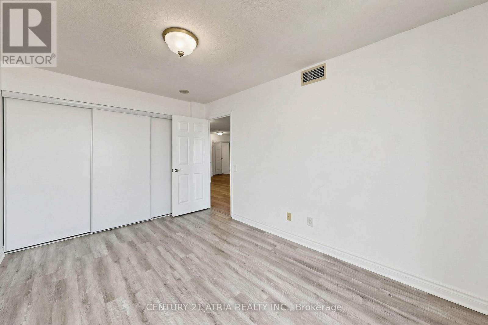 815 - 8 Mondeo Drive, Toronto, Ontario  M1P 5C7 - Photo 19 - E13104722