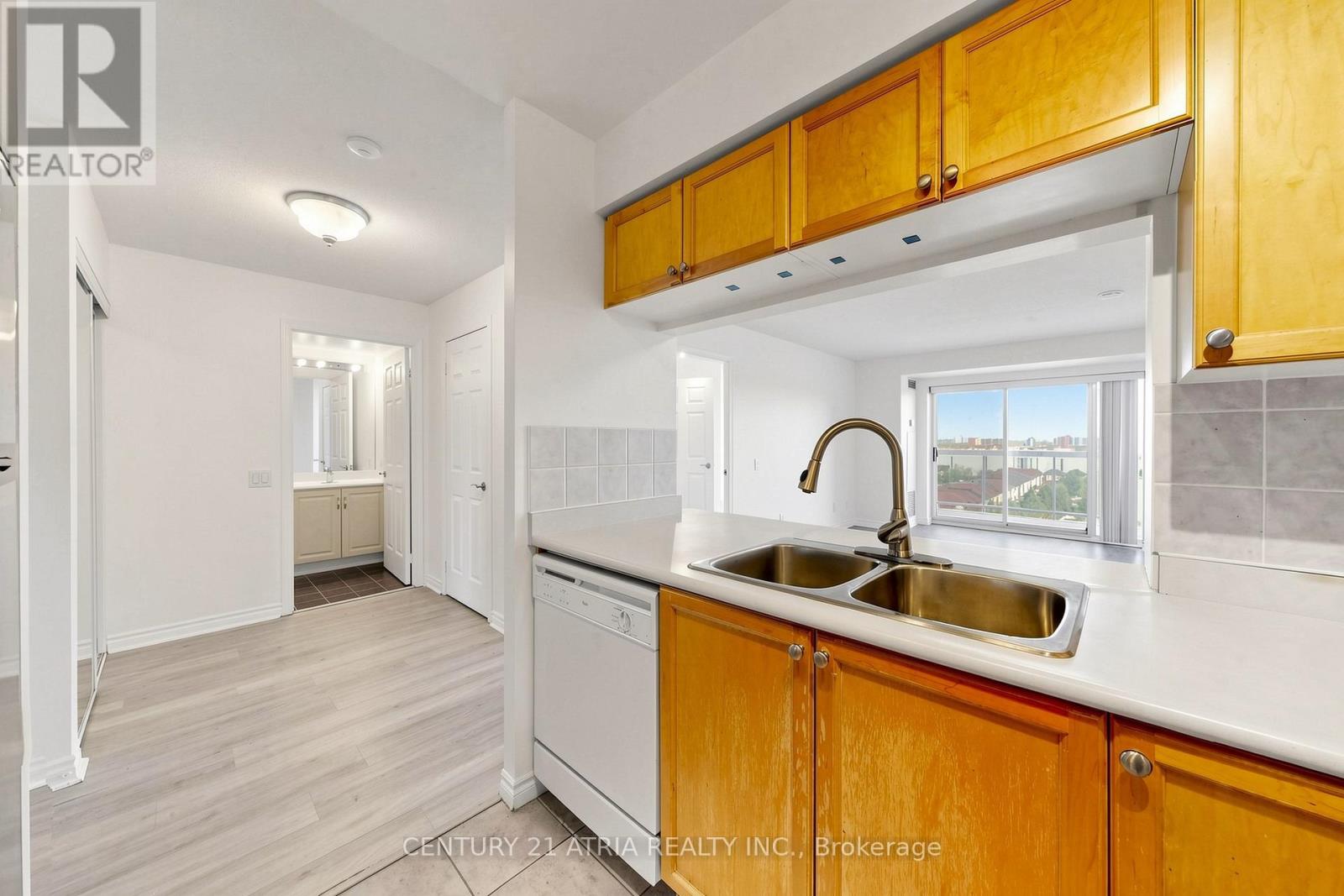 815 - 8 Mondeo Drive, Toronto, Ontario  M1P 5C7 - Photo 14 - E13104722