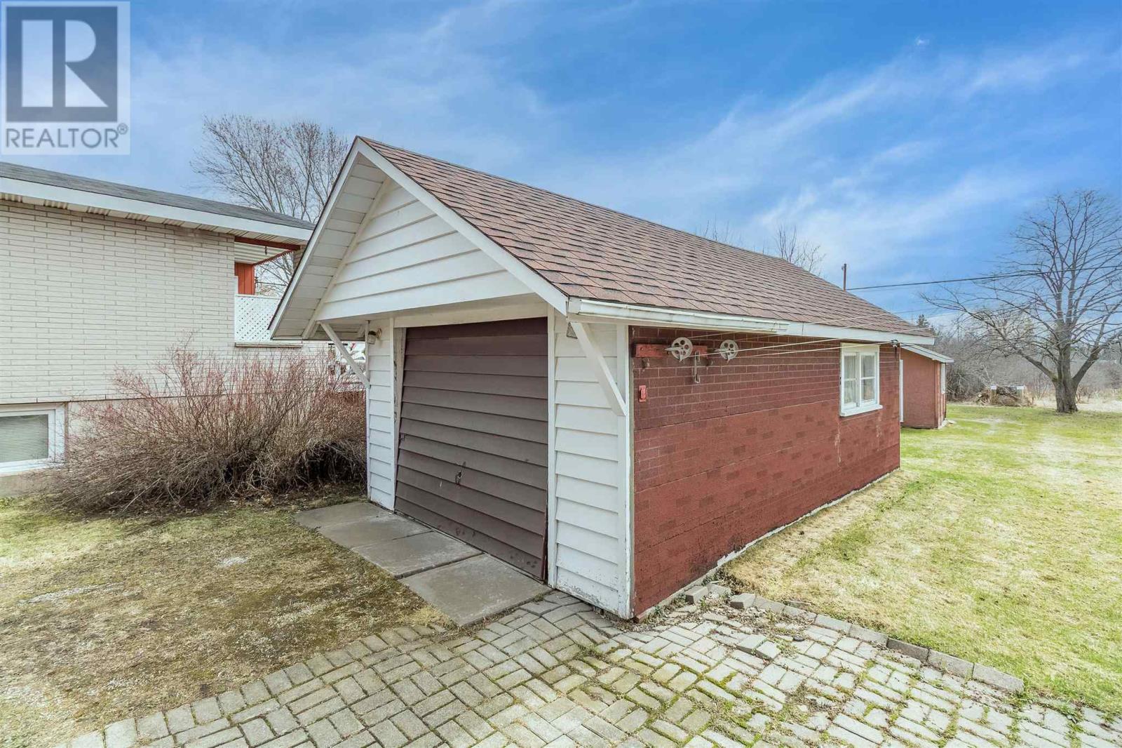 49 Stevens St, Sault Ste. Marie, Ontario  P6B 3N8 - Photo 30 - SM260819