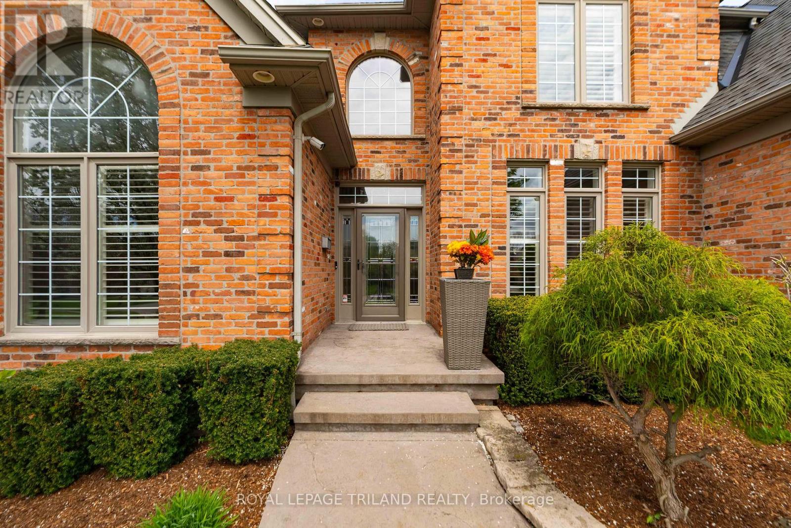 58 Northumberland Road, London North, Ontario  N6H 5H5 - Photo 4 - X13103314