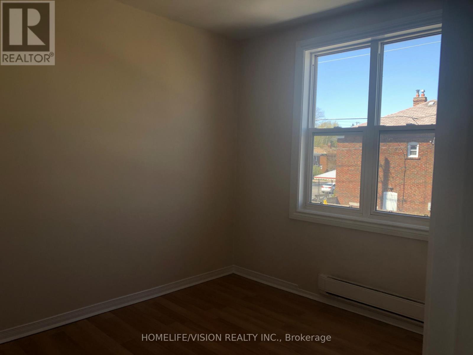 2 - 421 Sutherland Drive, Toronto, Ontario  M4G 1K4 - Photo 4 - C13106786