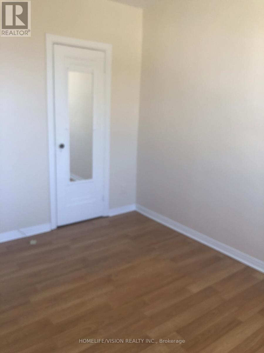 2 - 421 Sutherland Drive, Toronto, Ontario  M4G 1K4 - Photo 5 - C13106786