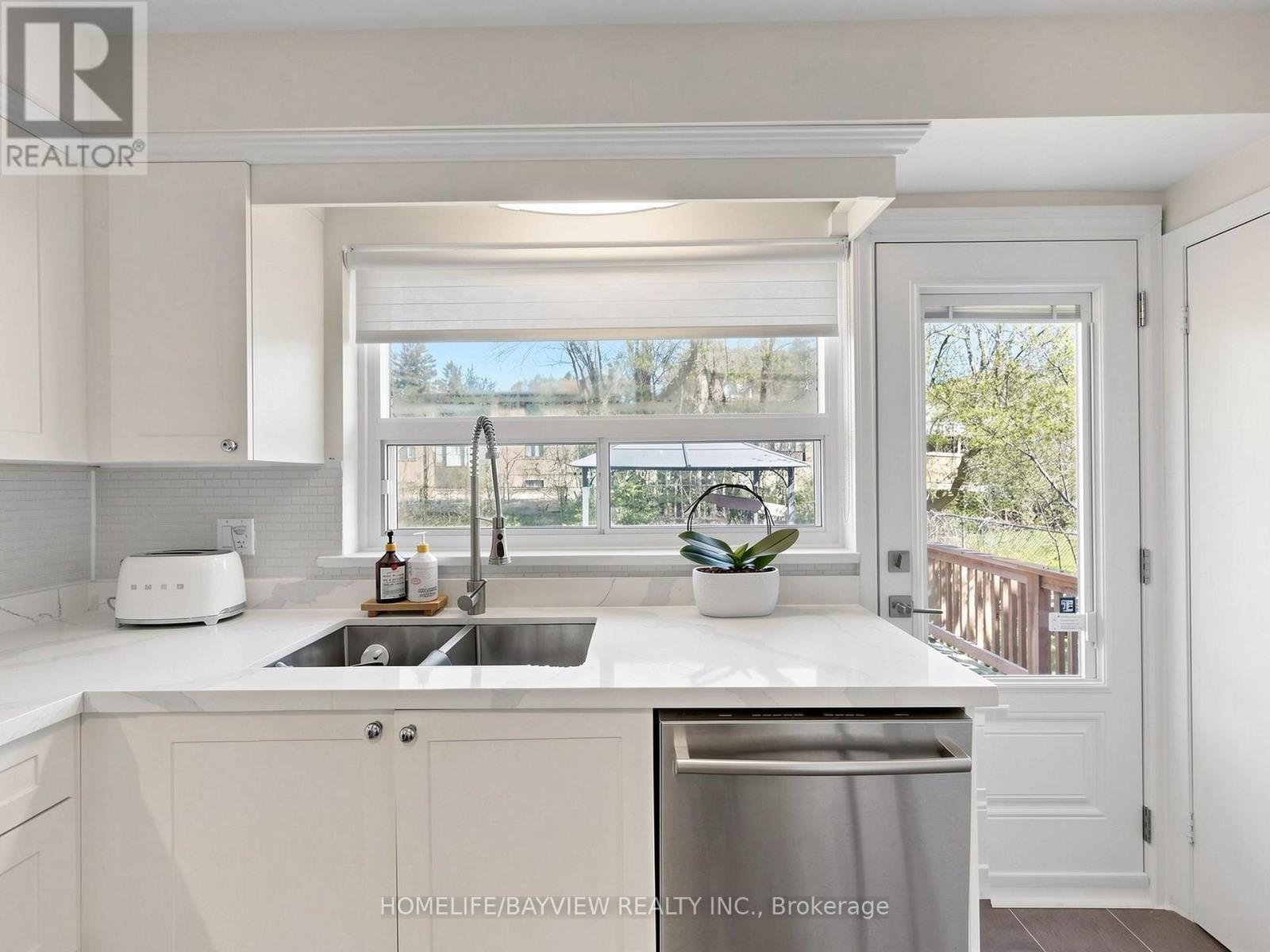 54 Tefley Road, Toronto, Ontario  M2M 1C7 - Photo 14 - C13106826