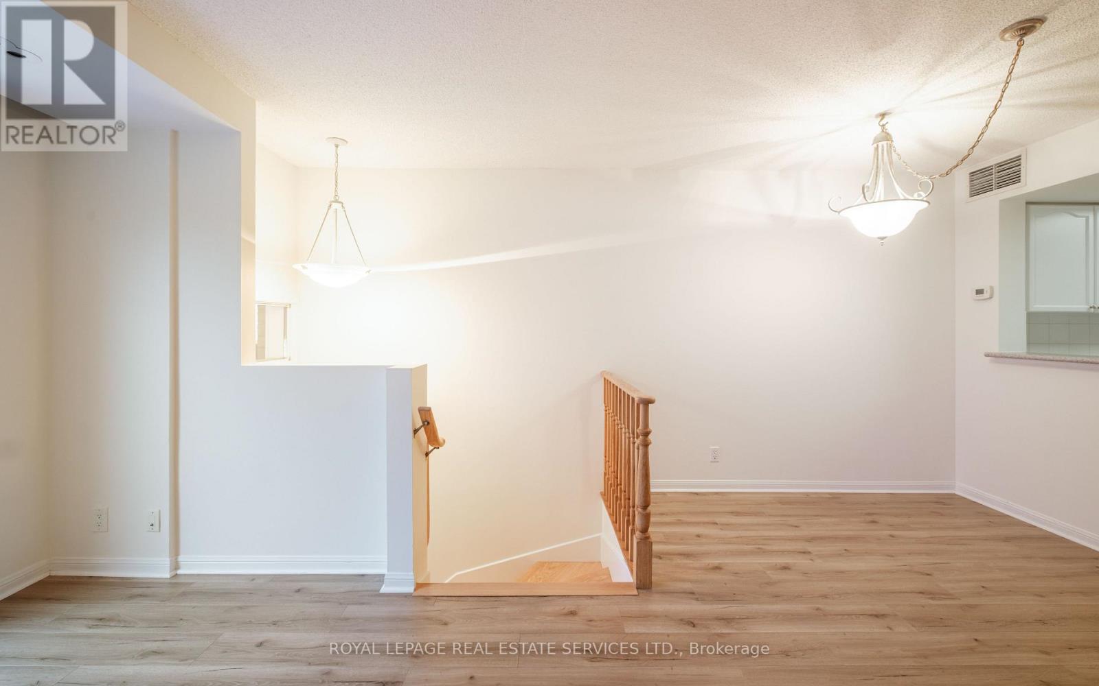 1306 - 28 Sommerset Way, Toronto, Ontario  M2N 6W7 - Photo 5 - C13106848