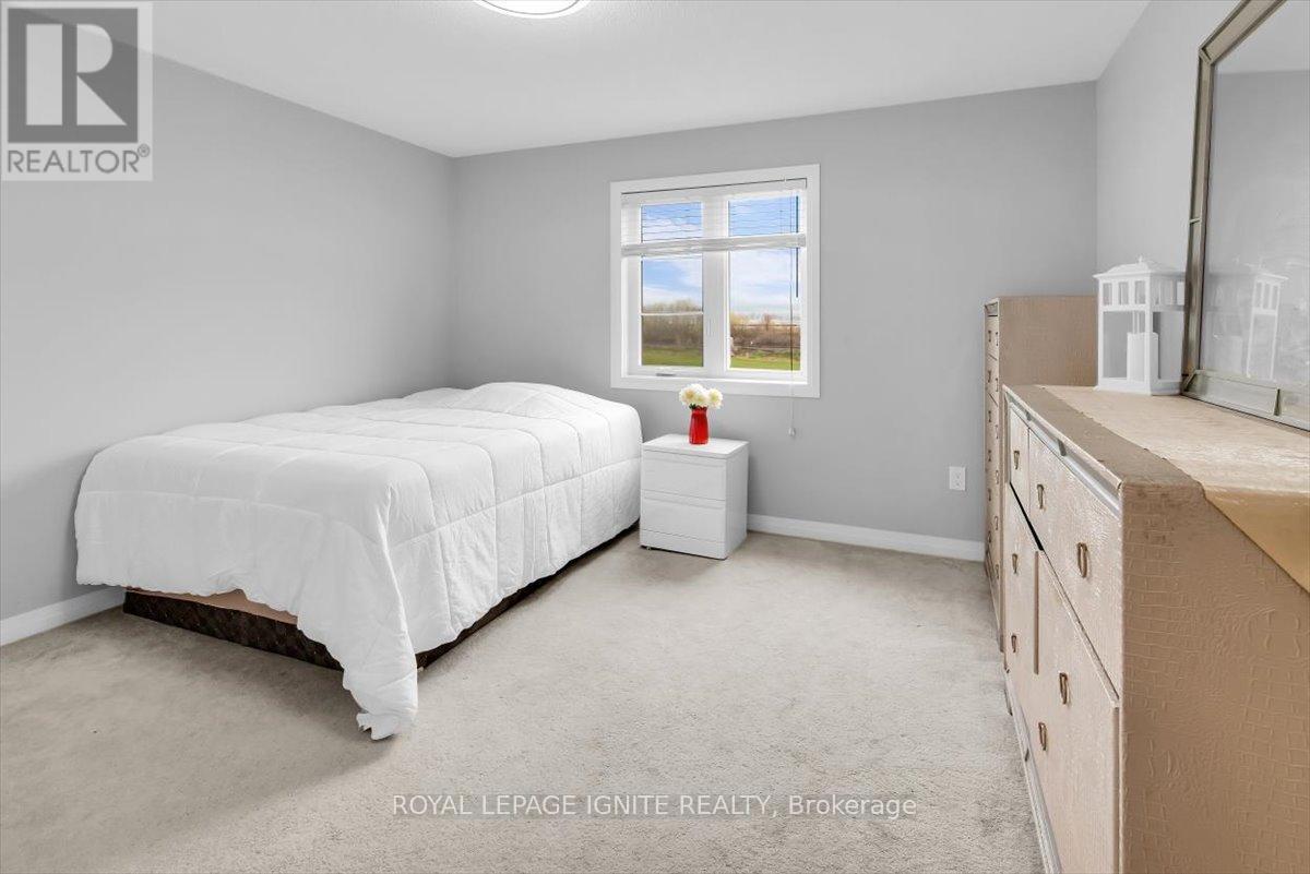 91 Yacht Drive, Clarington, Ontario  L1C 4A9 - Photo 22 - E13106820