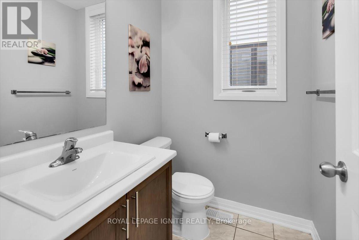 91 Yacht Drive, Clarington, Ontario  L1C 4A9 - Photo 5 - E13106820