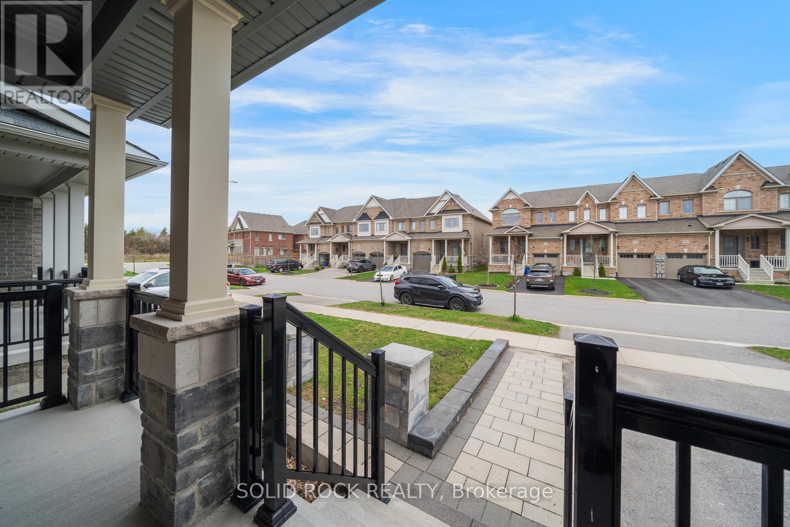 22 Tait Crescent, Clarington, Ontario  L1C 7G7 - Photo 4 - E13106852